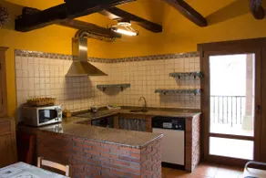 Lokate 5 Rooms - Image 5