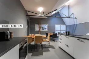 Luxury suite, near the station, free Wi-Fi - Image 4