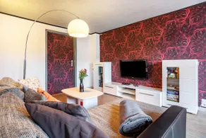 Large apartment with garden - Image 4
