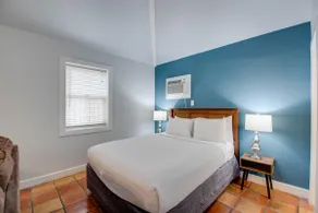 Seagull Suite | Inviting Studio, Steps From Duval - Image 4