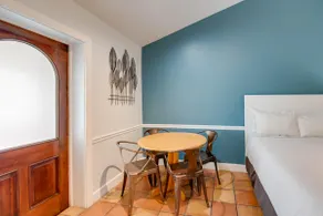 Egret Suite | Bright Retreat, Hot Tubs, Near Duval - Image 3