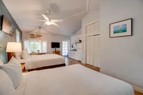 Pelican Suite | Cozy Cottage, Hot Tubs, Close to D - Image 5