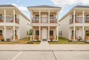 Midtown: New Home, 2 Miles to A&M/TV in Every Room - Image 4