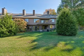 Renovated Condo with Golf Views, Landmark - Image 5