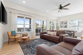 NO STEP ENTRY! Great Location! Private Hot Tub! - Image 3