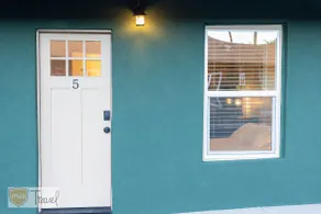 Nostalgic Motel Vibes *Cozy Rooms * WIFI *Room 5 - Image 3