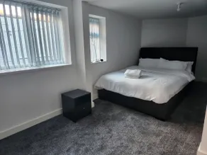 Centre Apartment - Sleeps 2 & Roof Top Hot Tub - Image 4