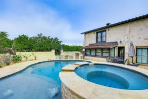 Luxury 6.5 acre Mansion | Heated Pool, Hot Tub, Ga - Image 2