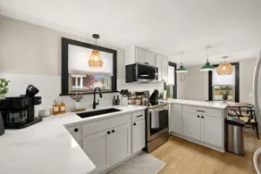 Sleeps 13| HotTub| Historic Renovation| Downtown - Image 2