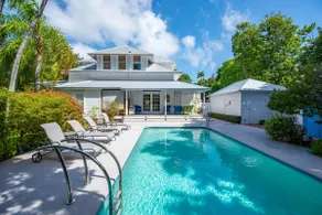 Meadows Manor | Elegant Oasis with Private Pool - Image 2
