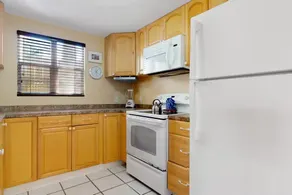 Duval Street Retreat - Image 3
