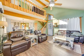 Lakefront Cabin: Kayaks, Paddle Boards & Fishing - Image 5