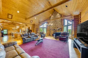Ottawa Cabin: Hot Tub, Wraparound Deck, Games - Image 4