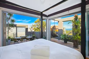 Clovelly Beach Escape - Walk to Beach - AC and Parking included - Image 2