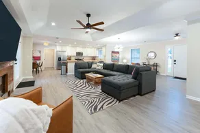 Tuscaloosa Oasis: Pool, Pickleball, & Near UA! - Image 2