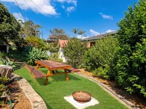 Bertie's 3 beaches -Firepit, 5min Walk to Beaches - Image 3