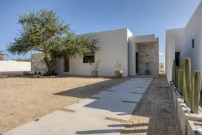 Luxury Villa With Pool - Image 2