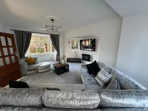 Manchester City Oasis - Spacious 5 Bedroom House - Image 4