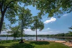 5 Bedroom Lakefront with Yr Round Hot tub & Sauna near Camelback - Image 3