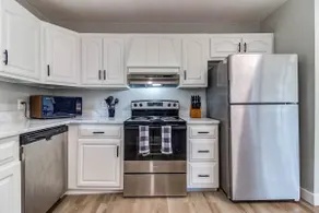 Pet Friendly Home · 1.5 Acres · 15 Min to Beach - Image 5