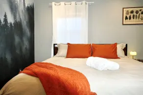 Charming Duplex in Arlington Private Parking - Image 3