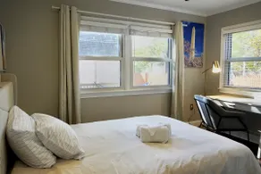 Charming Duplex in Arlington Private Parking - Image 5