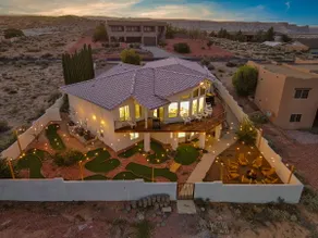 Red Desert Oasis: Modern + Spacious Home - Image 3