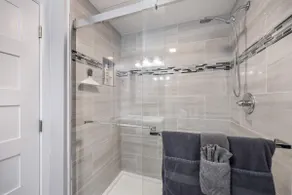 Kirkland Home with 2 Queen Beds - Totem Lake Village - Image 5