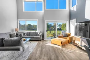 Elegant Parkside Retreat - Image 3