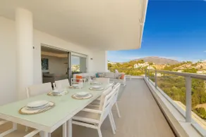 Stunning views of mountains, sea, golf and lake - Image 5