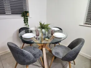 Blenheim villa, 3bedroom, Netflix, Parking, WiFi - Image 3