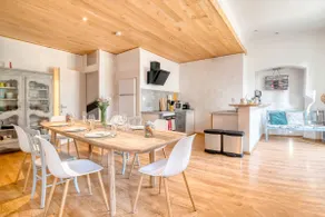 House rentals with a pool and a hot tub - Image 3