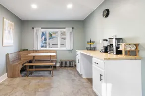 Serene 4-BR Farmhouse 5 min to Okemo - Image 5