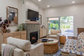 Lux Amenities, Fireplaces, Firepit, Walk to Beach - Image 5