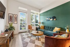 Chic 2BD Home in South Coast | EV Parking/Gym/Spa - Image 5