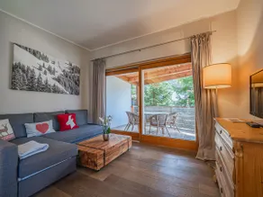 Modern apartment with mountain views - Image 3