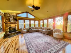 5000 sq. ft. Estate w/ Hot Tub · Theater · Valley - Image 2