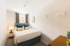Modern 2-Bedroom Apartments with Free Parking in Leamington Spa - Image 3