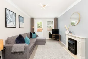 Modern 2-Bedroom Apartments with Free Parking in Leamington Spa - Image 2