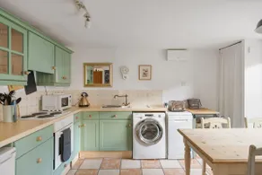 Grade II Listed Cottage in Central Taunton - Image 5