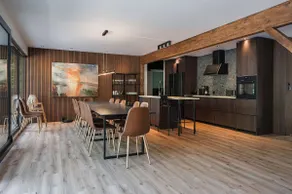 Ladhus One - Fancy Nature Hill home by the lake - Image 2