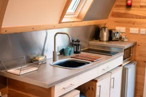 Large-Hot Tub-Cabin-Private Bathroom with - Image 3