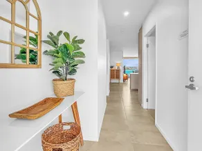 3-Bed: Riverfront Alfresco Dining & Rooftop Pool - Image 4