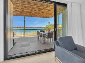 3-Bed: Riverfront Alfresco Dining & Rooftop Pool - Image 2