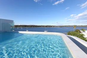 3-Bed: Riverfront Alfresco Dining & Rooftop Pool - Image 5