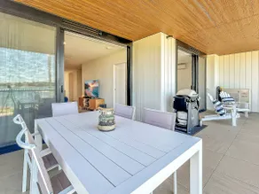 3-Bed: Riverfront Alfresco Dining & Rooftop Pool - Image 3