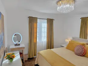 Bright & Beautiful Cozy Home in Downtown Napa - Image 2