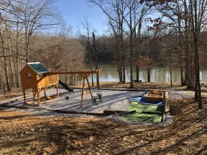 Cabin Retreat with private lake and hot tub! - Image 4