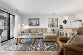 Oceanfront condo w/ private entrance & patio - Image 2