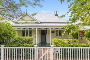 5BR | Walk to Rockeby Rd & Hospital | Kids Toys - Image 4
